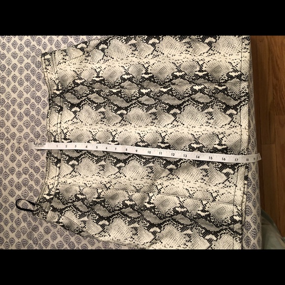 Snakeskin Skirt - Picture 5 of 5
